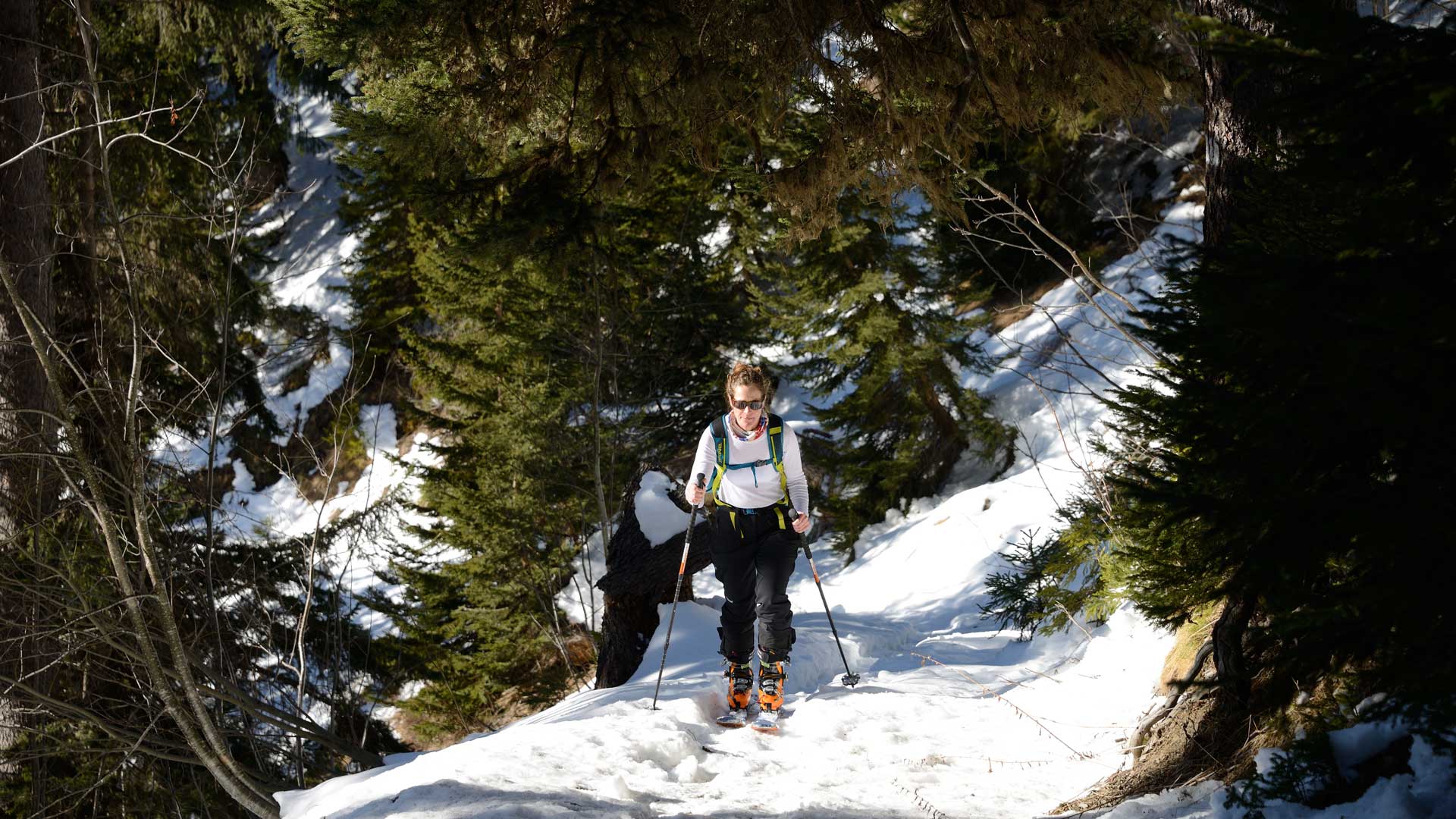 We start the hike on the snowy road