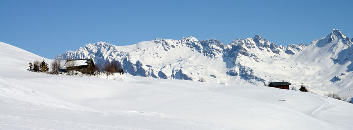 Snow-shoe hike on the Dôme de Vaugel